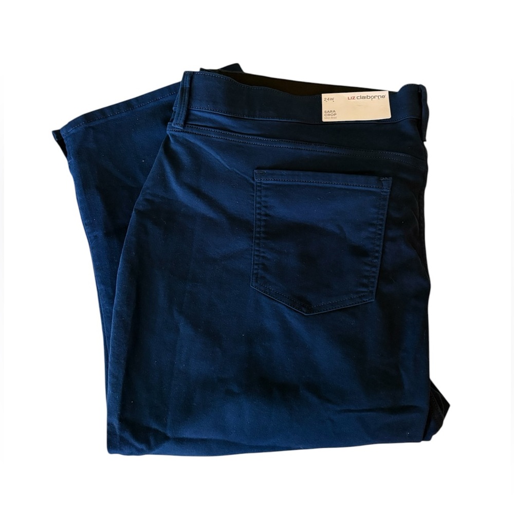 Liz Claiborne Navy Blue Capris